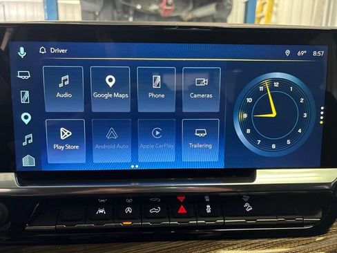 Used 2025 Chevrolet Silverado 1500 LT AWD/4WD image 23