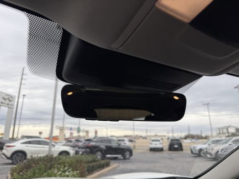 Certified 2025 INFINITI QX50 Luxe image 26