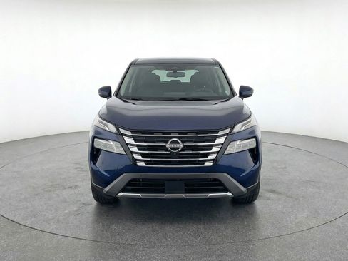 Used 2025 Nissan Rogue SV AWD/4WD image 2