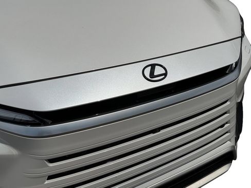 New 2026 Lexus TX 500h AWD image 32