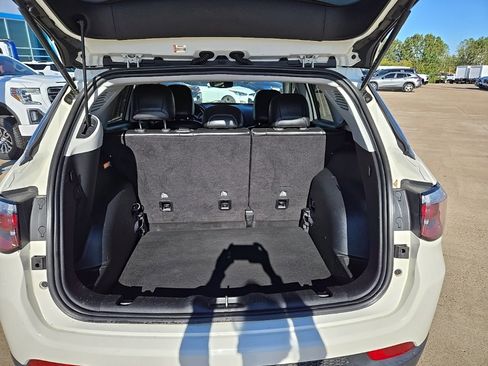 Used 2018 Jeep Compass Latitude image 33