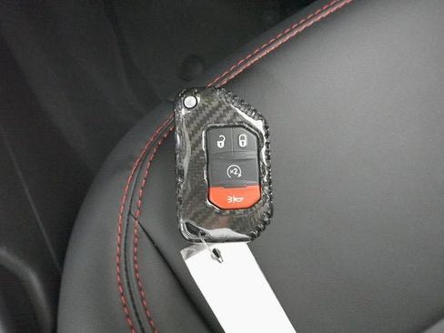 Used 2025 Jeep Wrangler Unlimited Rubicon image 30