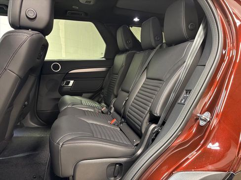 New 2026 Land Rover Discovery Limited Edition image 31