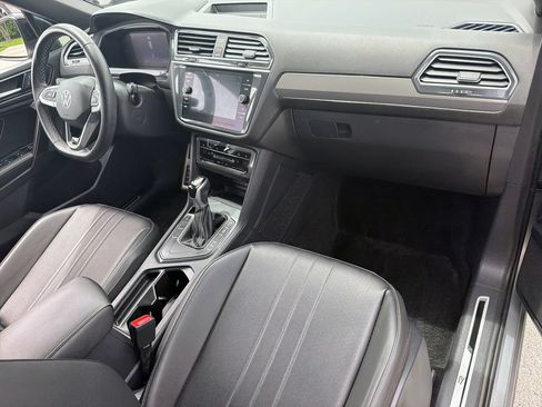 Certified 2023 Volkswagen Tiguan SE R-Line FWD image 27