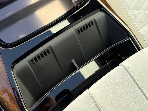 New 2026 Cadillac Escalade Platinum Sport AWD/4WD image 16