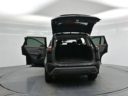 Used 2021 Nissan Rogue SV image 32