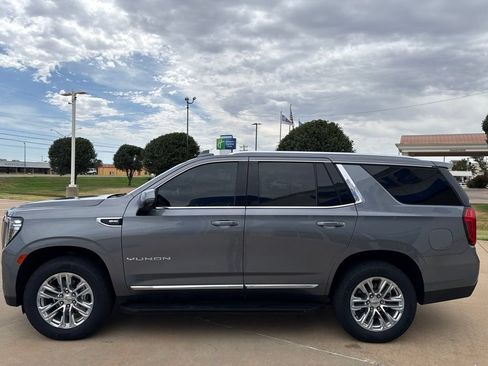 Used 2022 GMC Yukon SLT w/ SLT Luxury Package AWD/4WD image 4