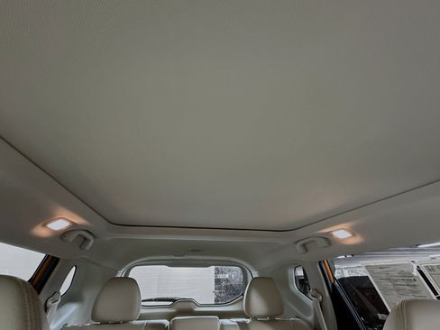 Used 2017 Nissan Rogue SL w/ SL Premium Package image 27