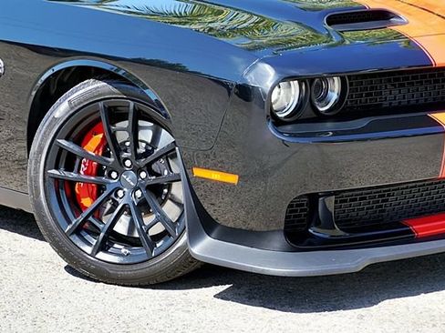 Used 2023 Dodge Challenger SRT Hellcat w/ Plus Package RWD image 4