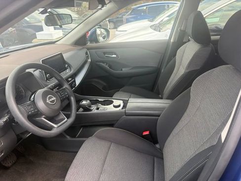 Used 2023 Nissan Rogue SV AWD/4WD image 16
