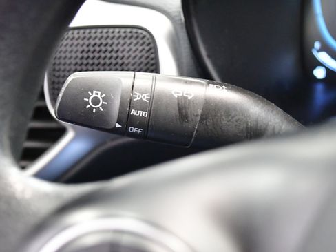 Used 2025 Kia Soul LX w/ LX Technology Package FWD image 20