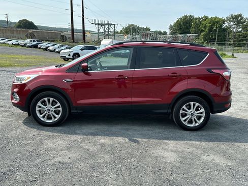 Used 2017 Ford Escape SE w/ Equipment Group 201A AWD/4WD image 5