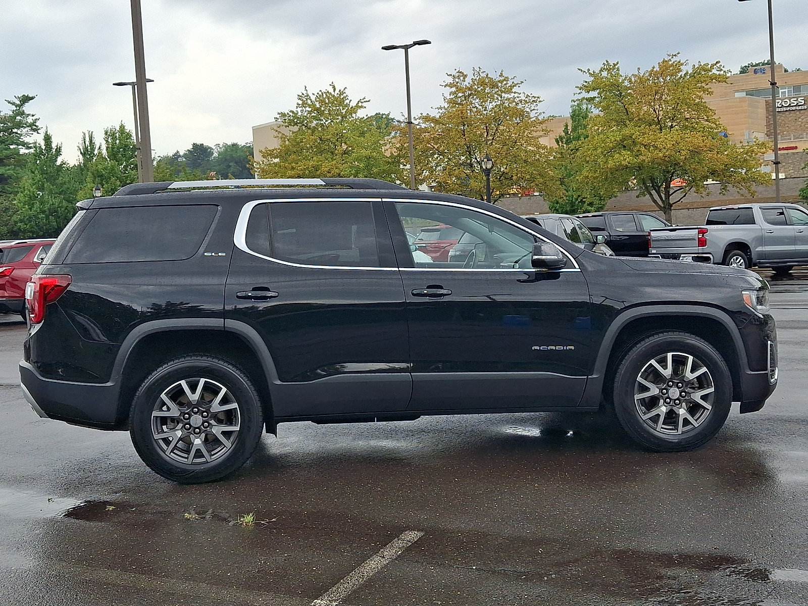 Used 2023 GMC Acadia SLE w/ Driver Convenience Package AWD/4WD image 7