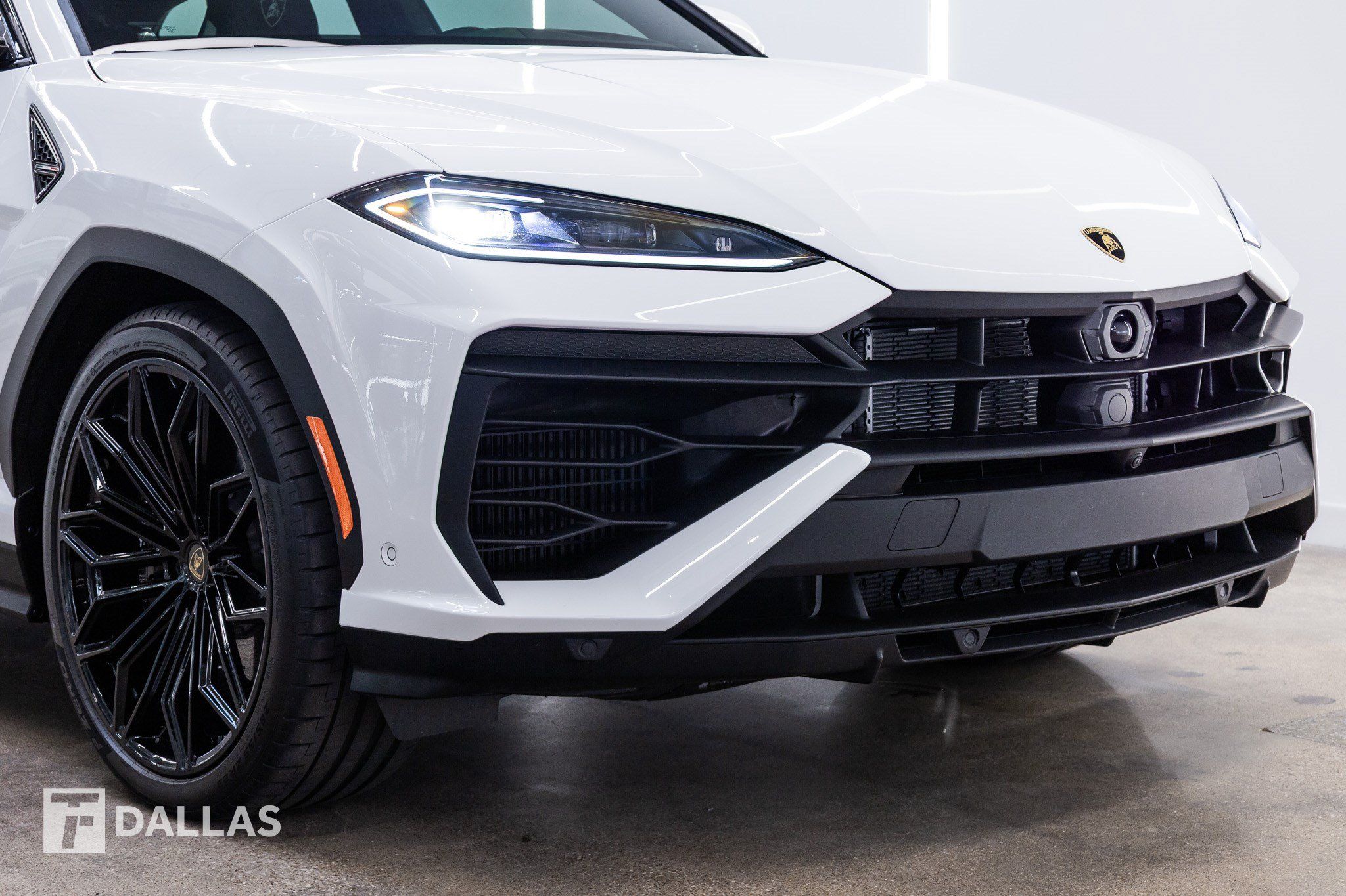 Used 2026 Lamborghini Urus SE AWD/4WD image 18