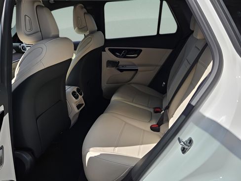 New 2026 Mercedes-Benz GLC 300 image 10