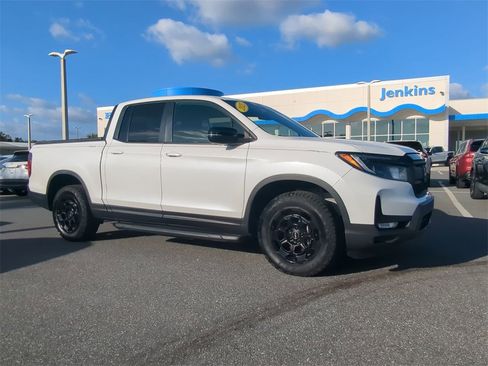 Certified 2025 Honda Ridgeline TrailSport+ image 2