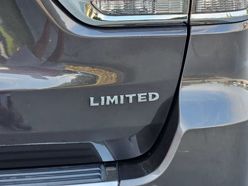 Used 2018 Jeep Grand Cherokee Limited AWD/4WD image 30