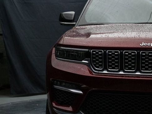 Used 2022 Jeep Grand Cherokee Summit image 5