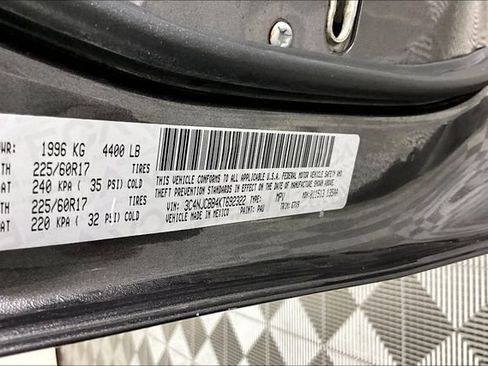 Used 2019 Jeep Compass Latitude FWD image 15