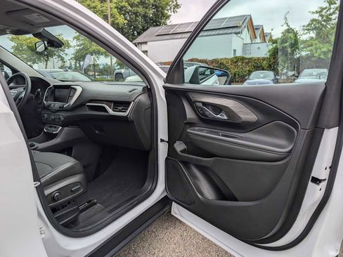 Used 2023 GMC Terrain SLT image 10