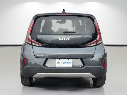 Used 2023 Kia Soul LX w/ LX Technology Package FWD image 4