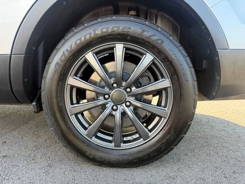 Used 2016 Ford Explorer XLT w/ Equipment Group 202A AWD/4WD image 8