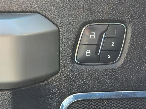 Used 2019 Ford F250 Lariat w/ Chrome Package AWD/4WD image 16