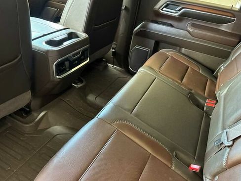 Used 2024 GMC Sierra 2500 Denali w/ Technology Package AWD/4WD image 12