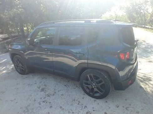 Used 2021 Jeep Renegade Latitude image 3