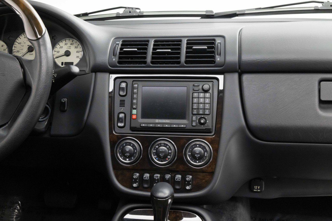 Used 2002 Mercedes-Benz ML 55 AMG 4MATIC image 32