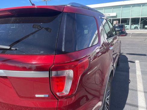 Used 2019 Ford Explorer Platinum image 5