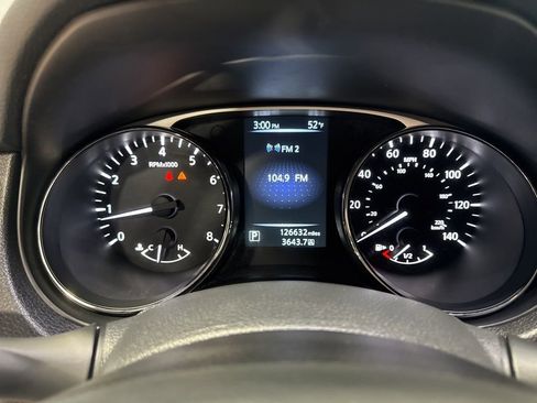 Used 2016 Nissan Rogue S AWD/4WD image 13