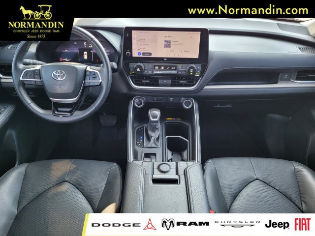 Used 2024 Toyota Grand Highlander AWD image 6