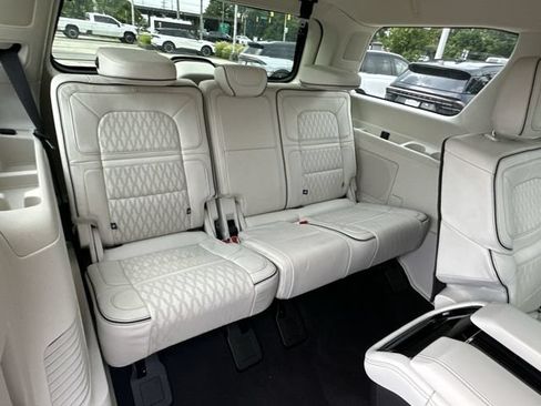 Certified 2024 Lincoln Navigator Black Label AWD/4WD image 24