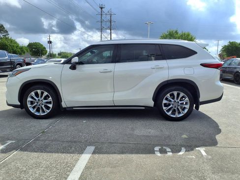 Used 2021 Toyota Highlander Limited image 23