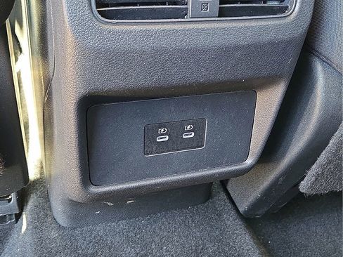 Used 2024 Nissan Rogue SV AWD/4WD image 16