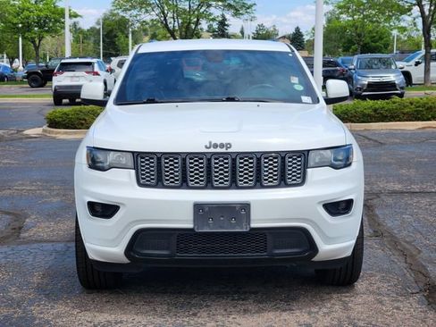 Used 2018 Jeep Grand Cherokee Altitude AWD/4WD image 9
