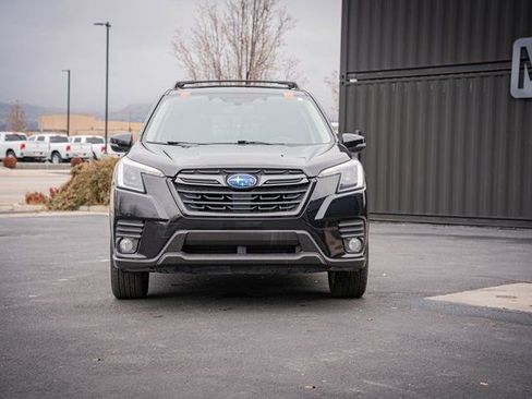 Used 2022 Subaru Forester Limited image 3