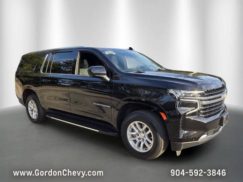 Certified 2024 Chevrolet Suburban LT AWD/4WD image 8
