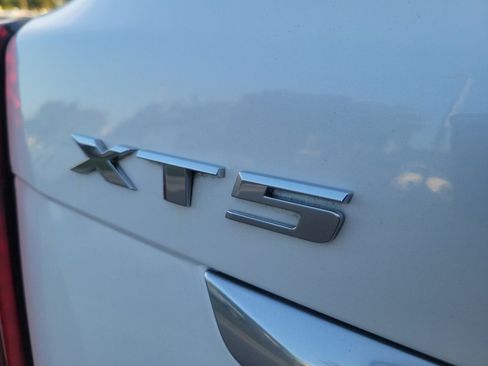 Certified 2022 Cadillac XT5 Premium Luxury FWD image 14