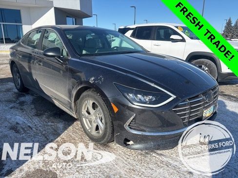 Used 2022 Hyundai Sonata SE image 1