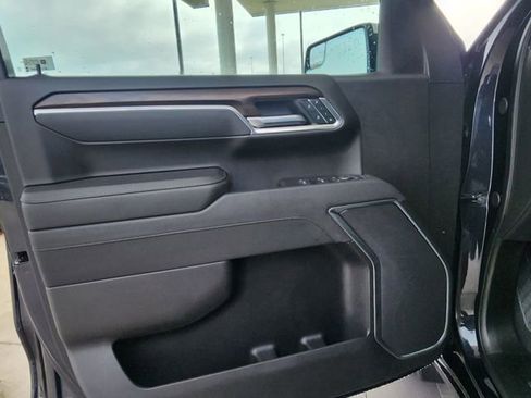 Used 2025 GMC Sierra 1500 SLT RWD image 11