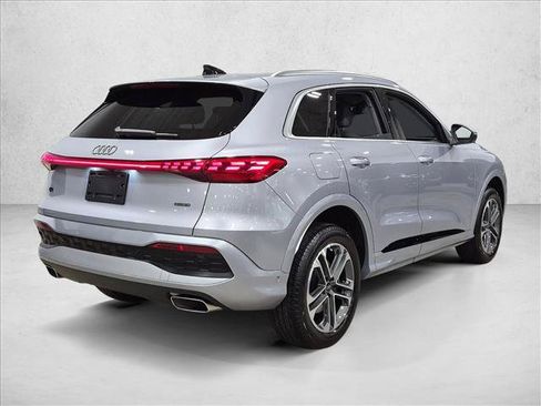 Used 2025 Audi Q5 Premium AWD/4WD image 5