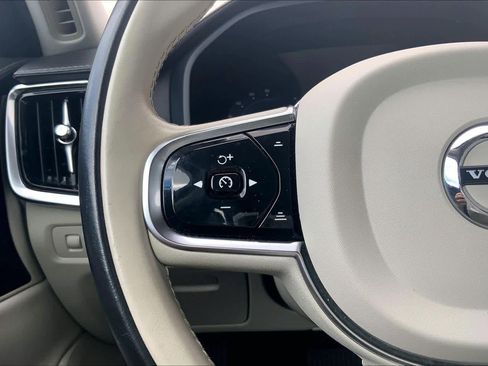 Used 2022 Volvo S90 B6 Inscription w/ Advanced Package image 25