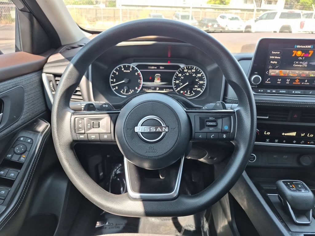 Used 2023 Nissan Rogue SV AWD/4WD image 15