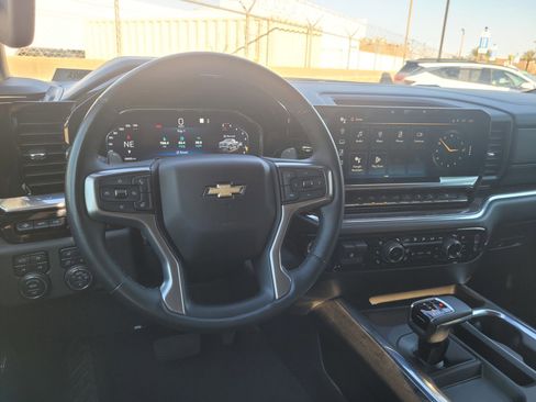 Used 2023 Chevrolet Silverado 1500 LTZ w/ LTZ Premium Package image 18