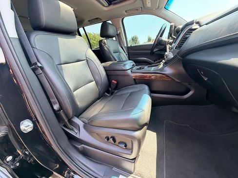 Used 2020 Chevrolet Suburban LT AWD/4WD image 26