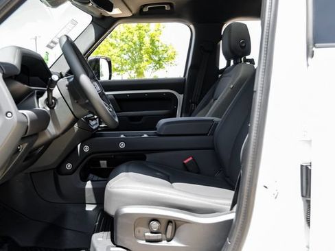 New 2026 Land Rover Defender 110 X-Dynamic SE AWD/4WD image 3