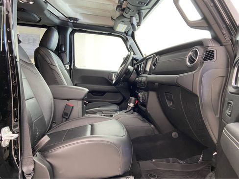 Used 2023 Jeep Wrangler Sahara w/ Cold Weather Group image 17