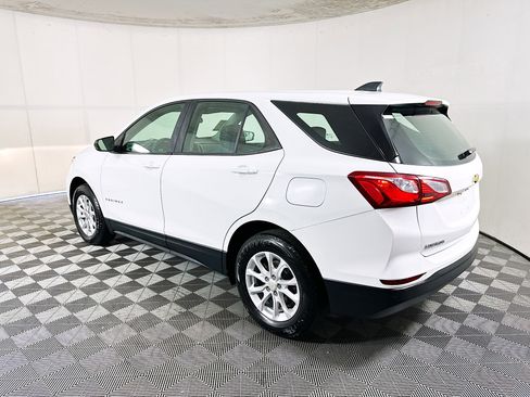 Used 2020 Chevrolet Equinox LS image 5